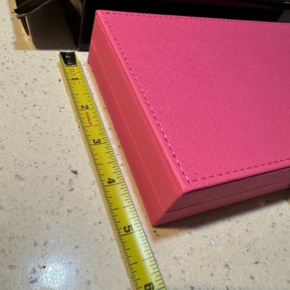 NIB travel ELLEN DOMINOS SET in pink vegan leather - Picture 6 of 13